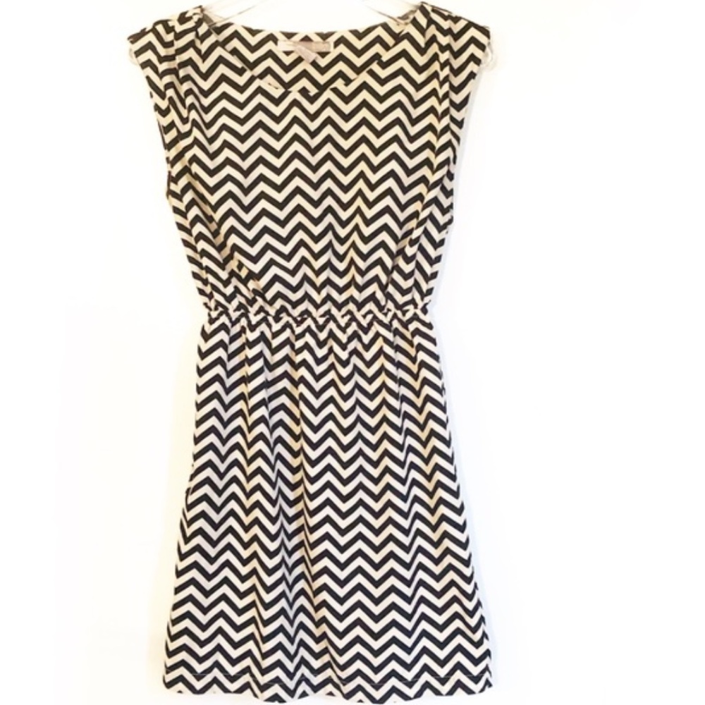 NWT Forever 21 Chevron Midi Dress